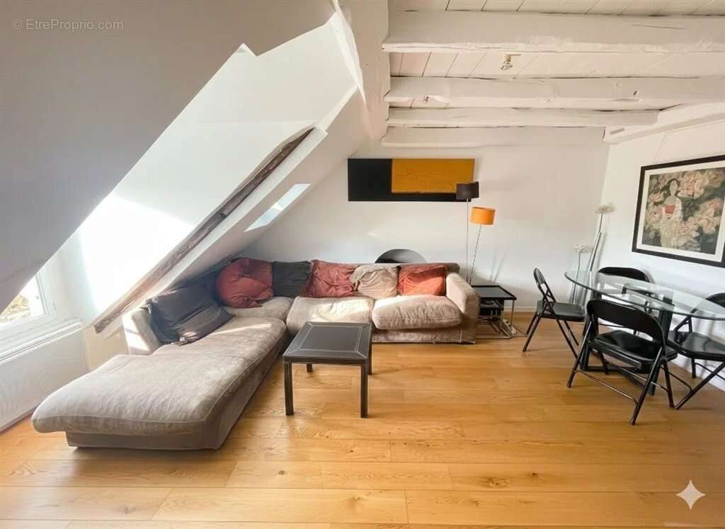 Appartement à PARIS-11E