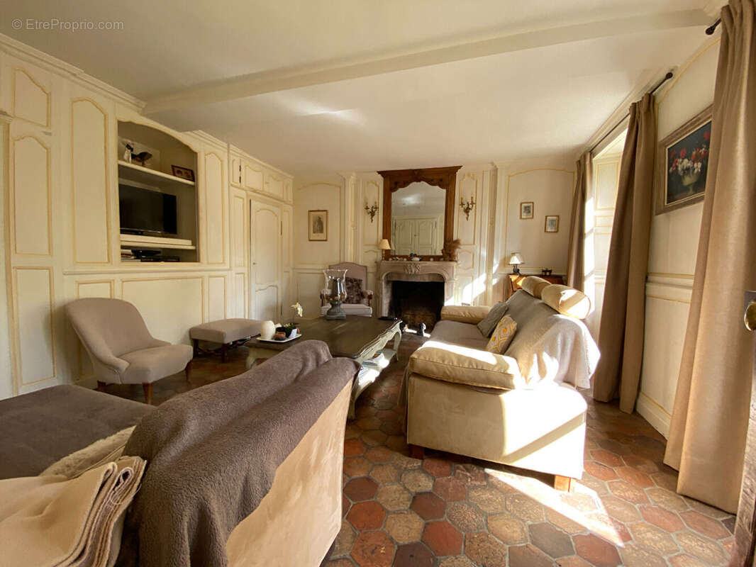 Demeure de Prestige 5' Montfort L Amaury  254 m2 - photo 5