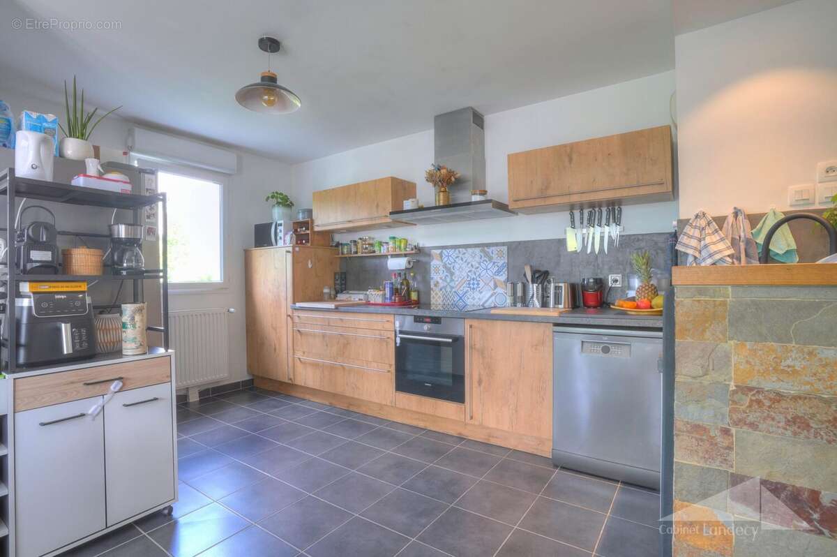 Appartement à SAINT-GENIS-POUILLY