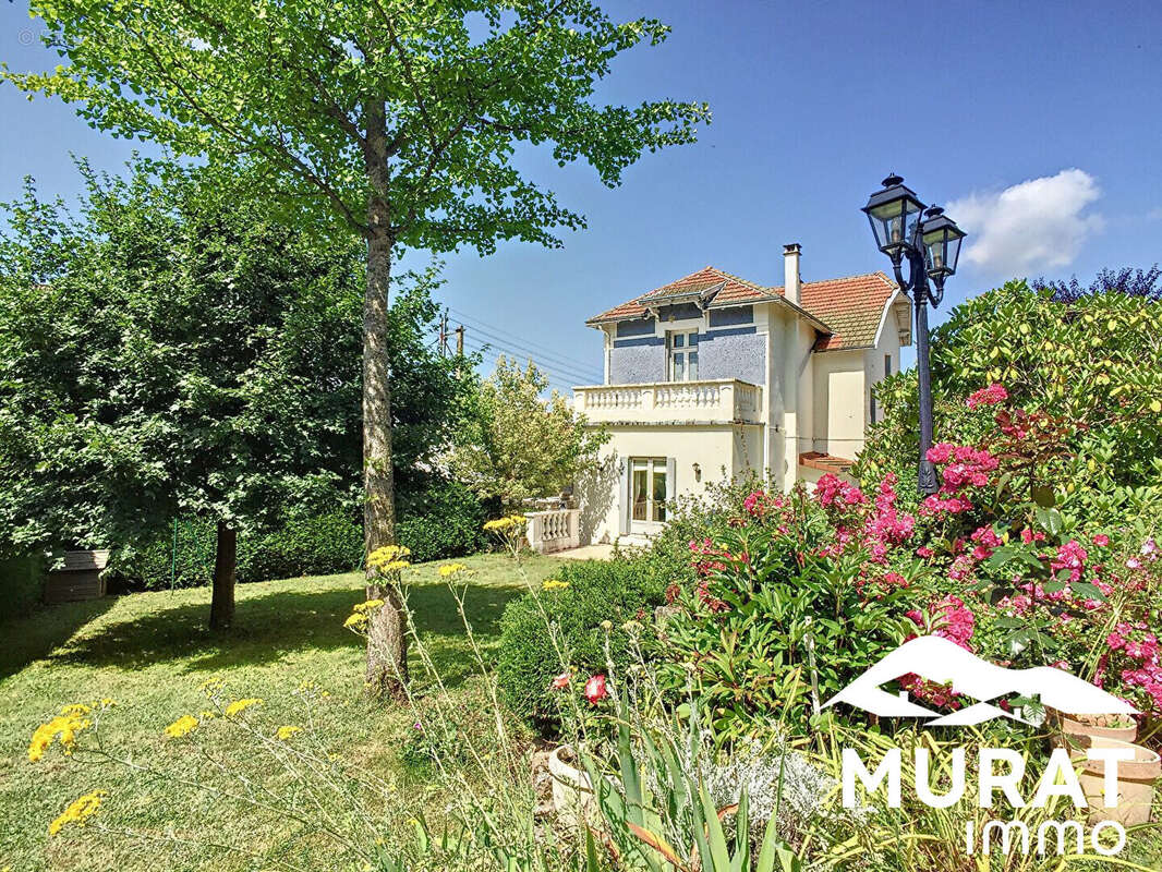 Maison à SAINT-REMY-SUR-DUROLLE