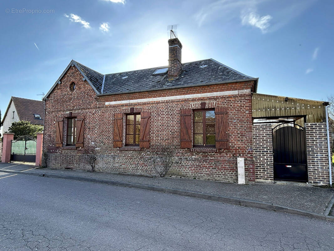 Maison à LONGCHAMPS