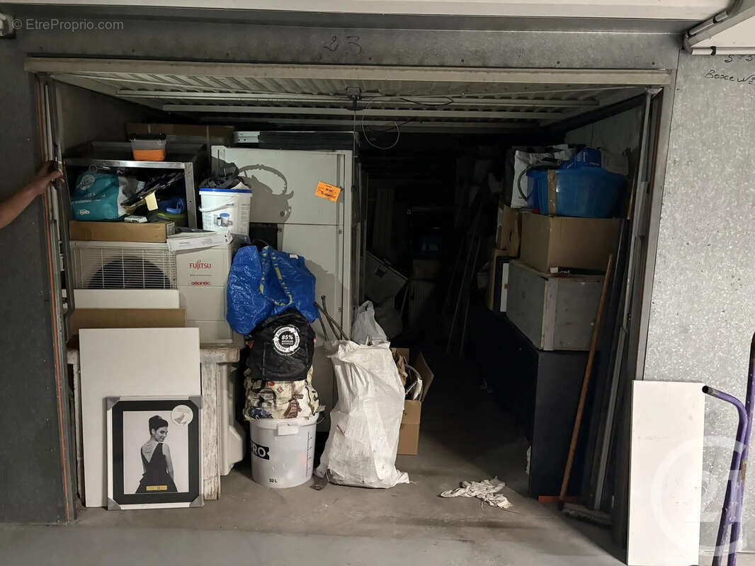 Parking à PARIS-12E