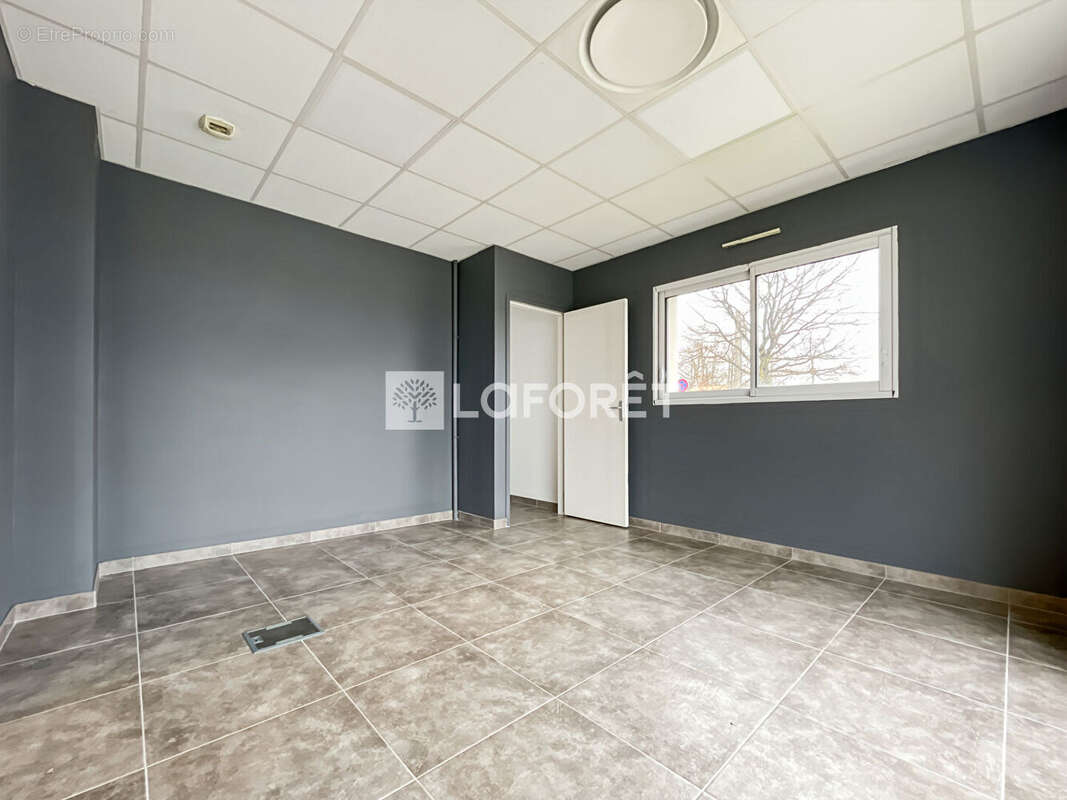 Local commercial Beaupreau En Mauges 85 m2 - photo 5