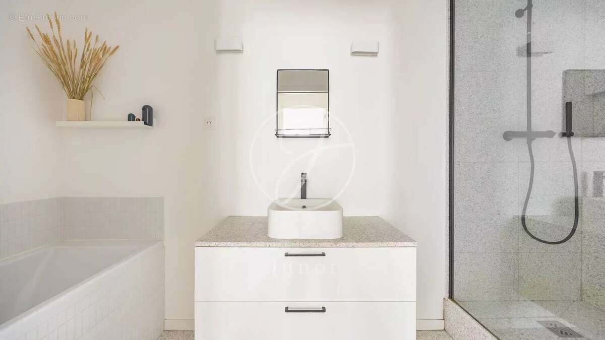 Appartement à PARIS-3E