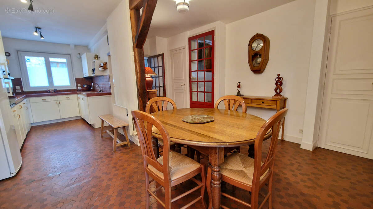 Maison à MARLY-LA-VILLE