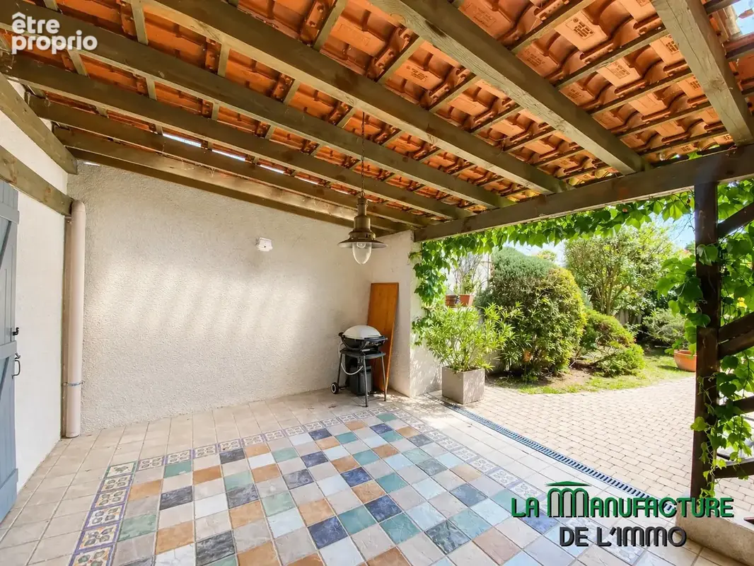 Villa de 184m2 avec piscine et dependance / saint-galmier - photo 5