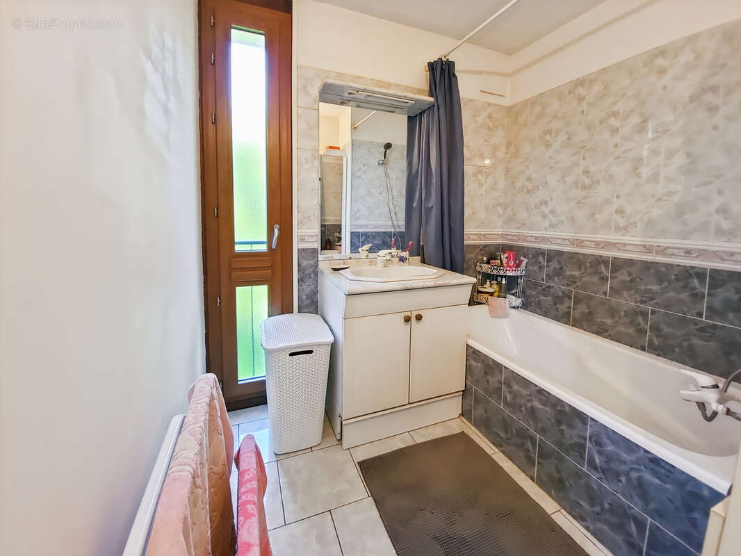 Appartement à CHILLY-MAZARIN