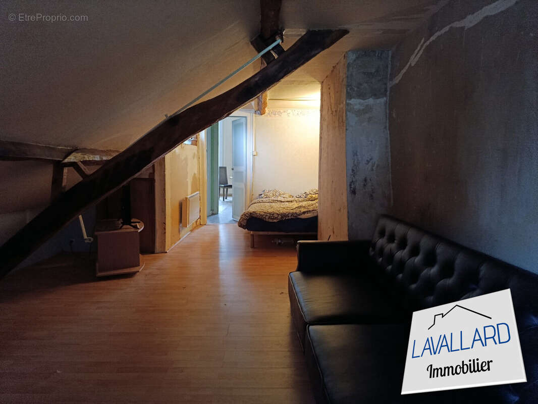 Commerce à OISEMONT