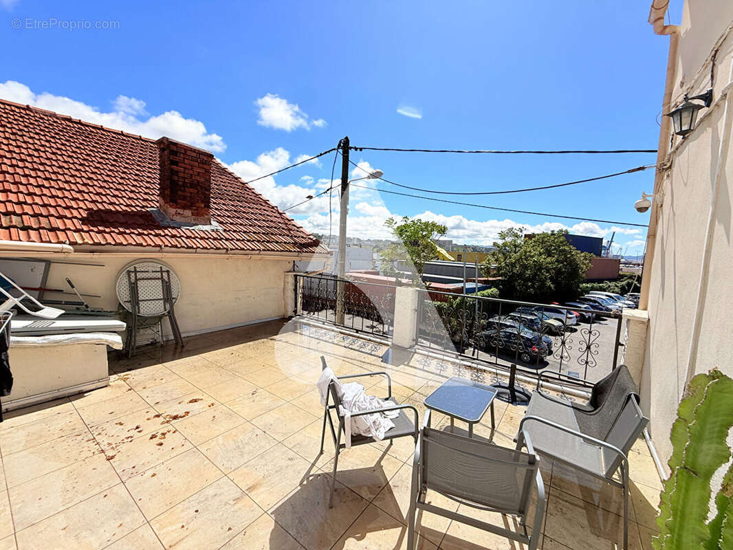 Commerce à MARSEILLE-16E