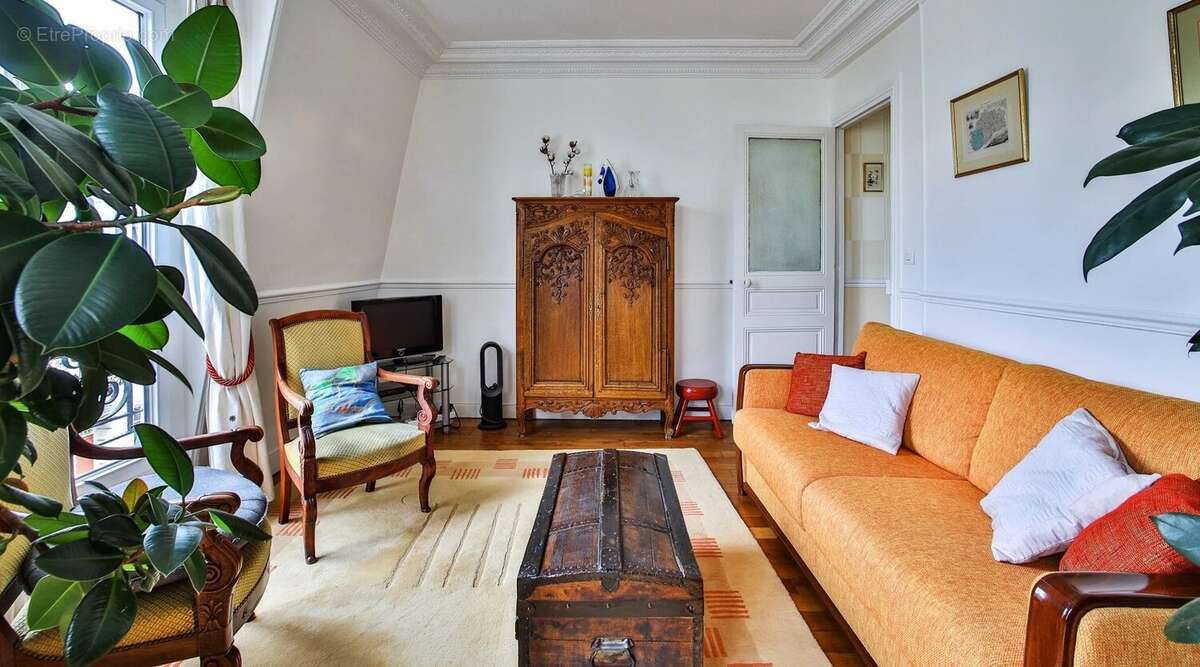 Appartement à PARIS-18E