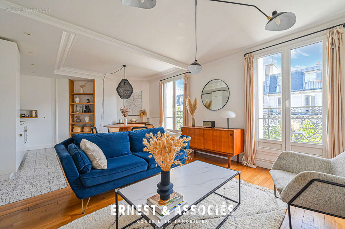 59374284b.jpg - Appartement à PARIS-18E