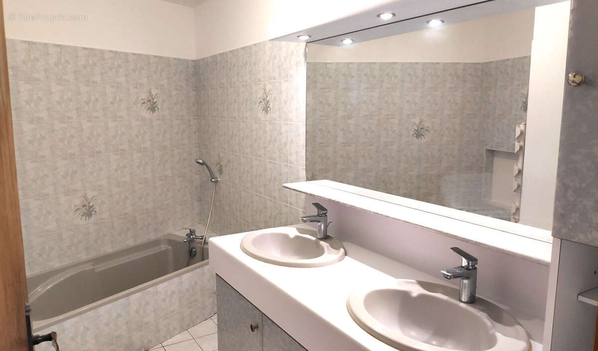 Maison à SAINT-ANDEOL-LE-CHATEAU