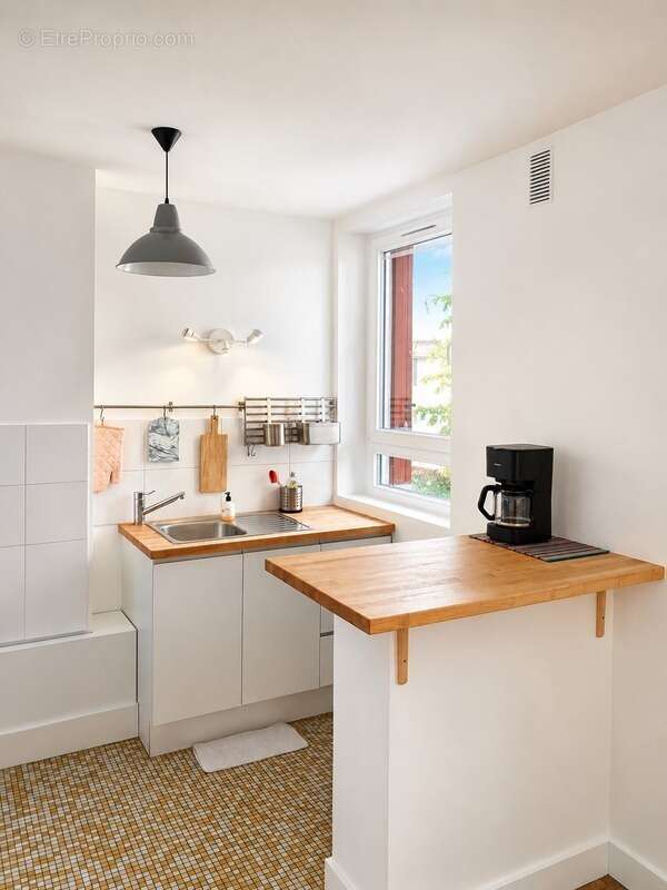- 92100 boulogne billancourt - metro marcel sembat - studio en parfait etat - balcon - 2eme etage avec ascenseur - cave - - photo 2