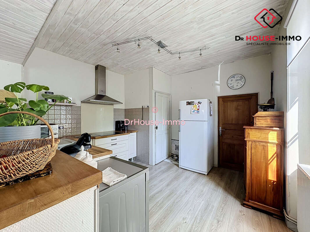 Maison 198 m² à Aubeterre-Sur-Dronne  - photo 20