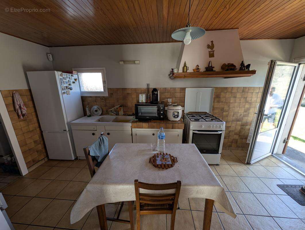 ARTIGUES Maison à rénover 70 m² parcelle 238m²  159 000€ - photo 4