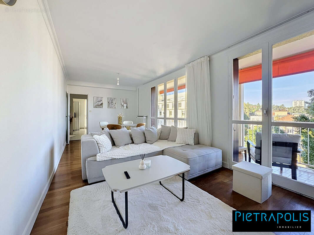 Appartement à SAINT-ETIENNE