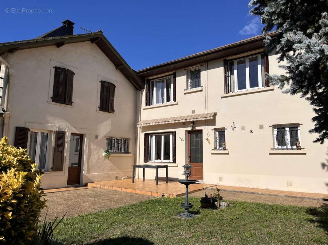 Maison à JUILLAN