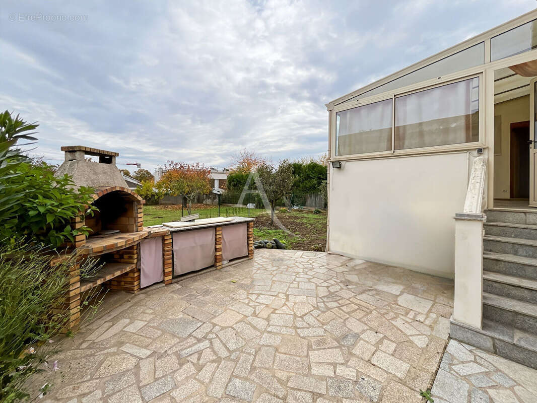 Maison à BRIE-COMTE-ROBERT