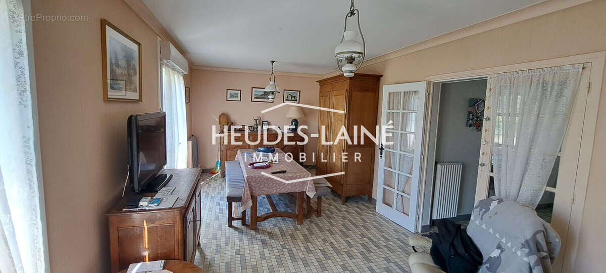 Maison à LES LOGES-MARCHIS