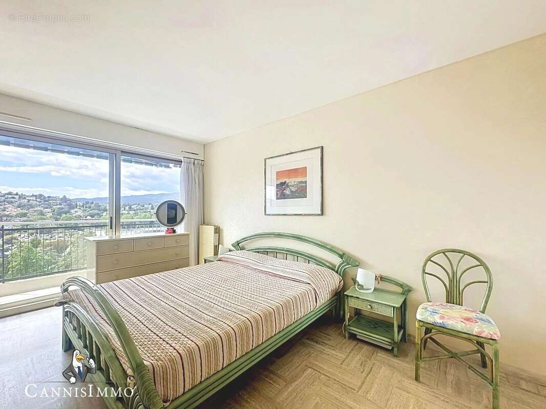 Appartement à MANDELIEU-LA-NAPOULE