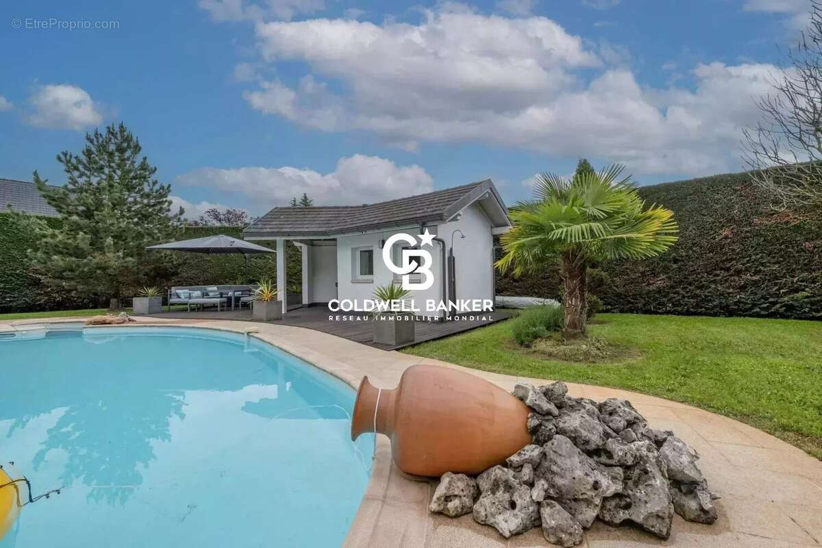 Maison à ARTHAZ-PONT-NOTRE-DAME