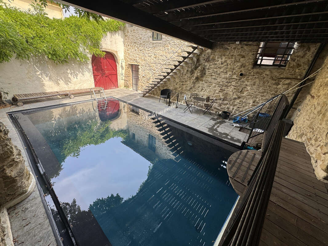 Ensemble immobilier de 3 maisons avec piscine et jardins - photo 7
