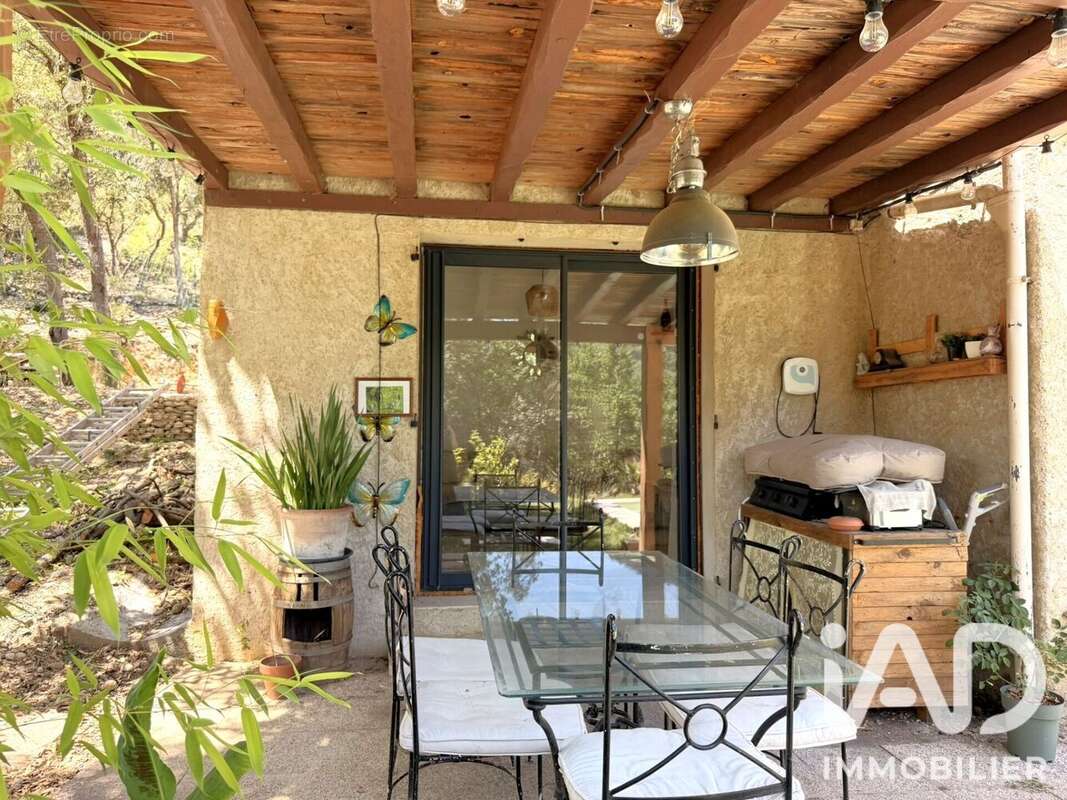 Photo 9 - Maison à LE CASTELLET