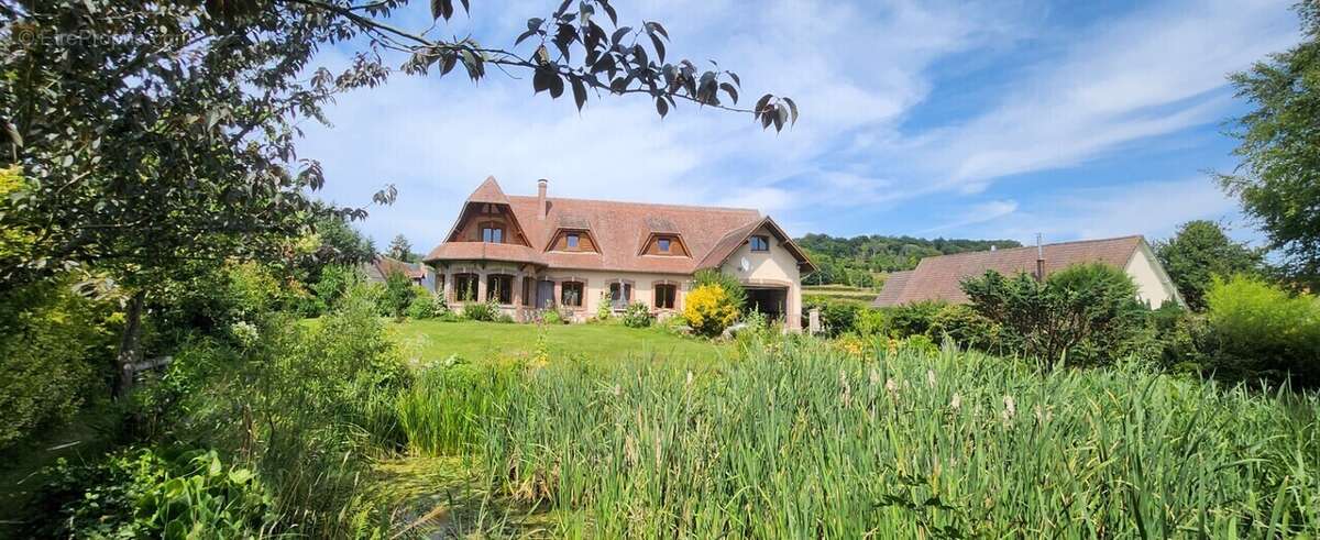 Maison à BELLENGREVILLE