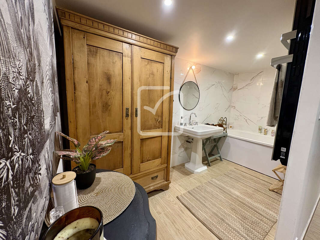 Maison à TERRASSON-LAVILLEDIEU