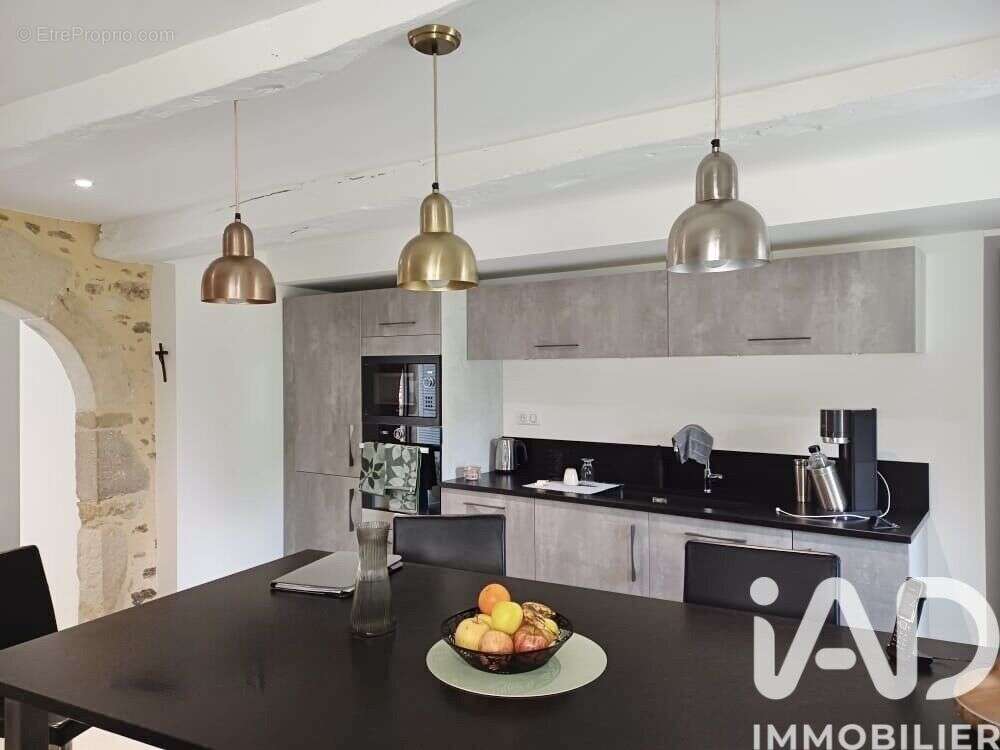 Maison 181 m² à Montredon  - photo 3