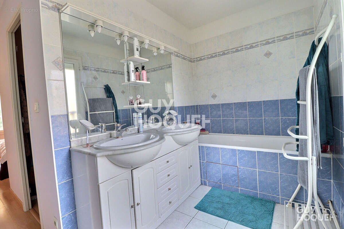 Maison à LE PLESSIS-PATE