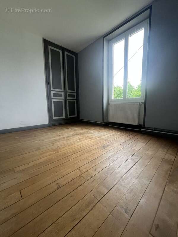 CAHMBRE - Maison à NALLIERS