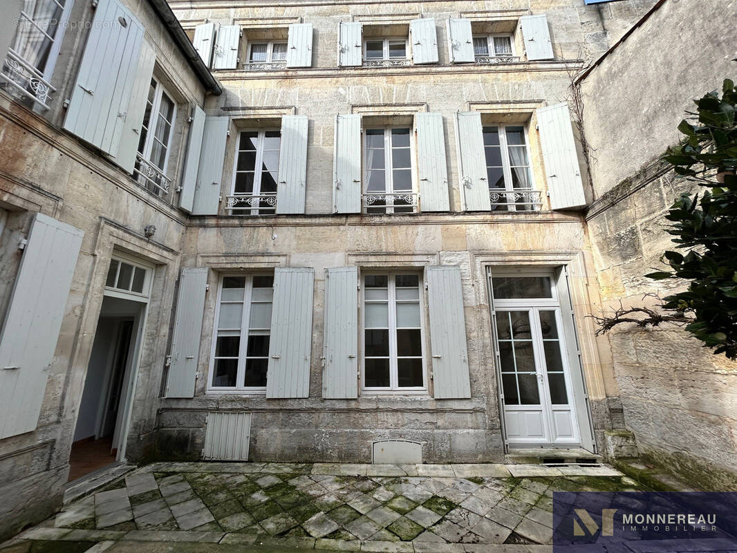 Maison à COGNAC