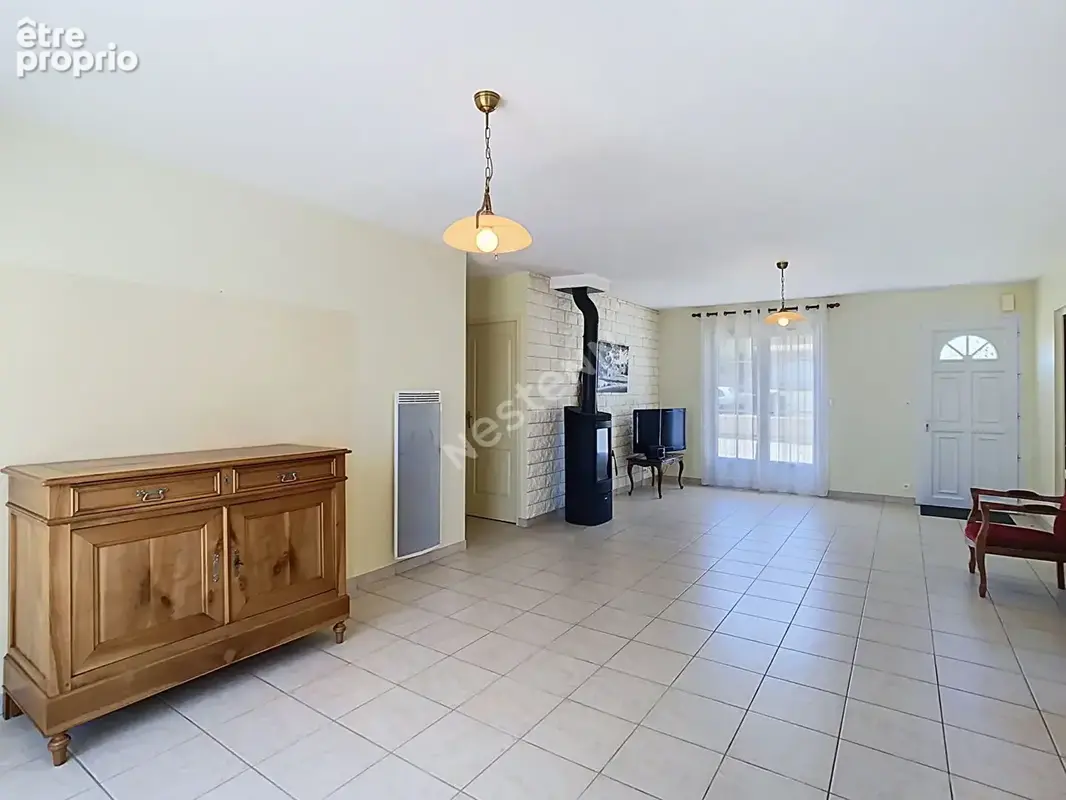 Maison de plain pied de 4 chambres à vendre à Gesté - photo 6
