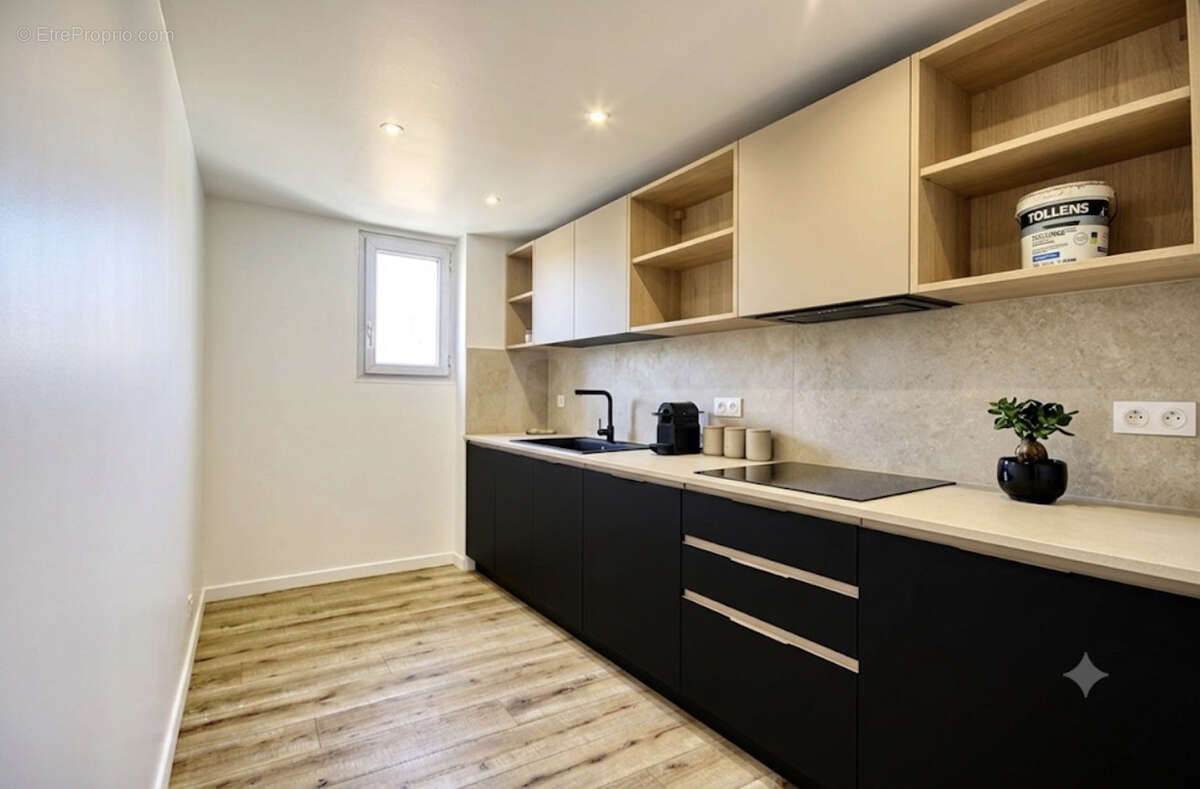 Toulon Haute ville dans belle copropriété avec ascenseur appartement rénové en dernier étage - photo 4