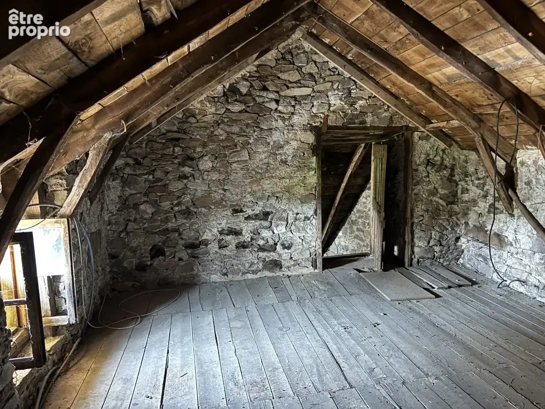 Maison 3 piéces a renover cros de ronesques (15130) - photo 7