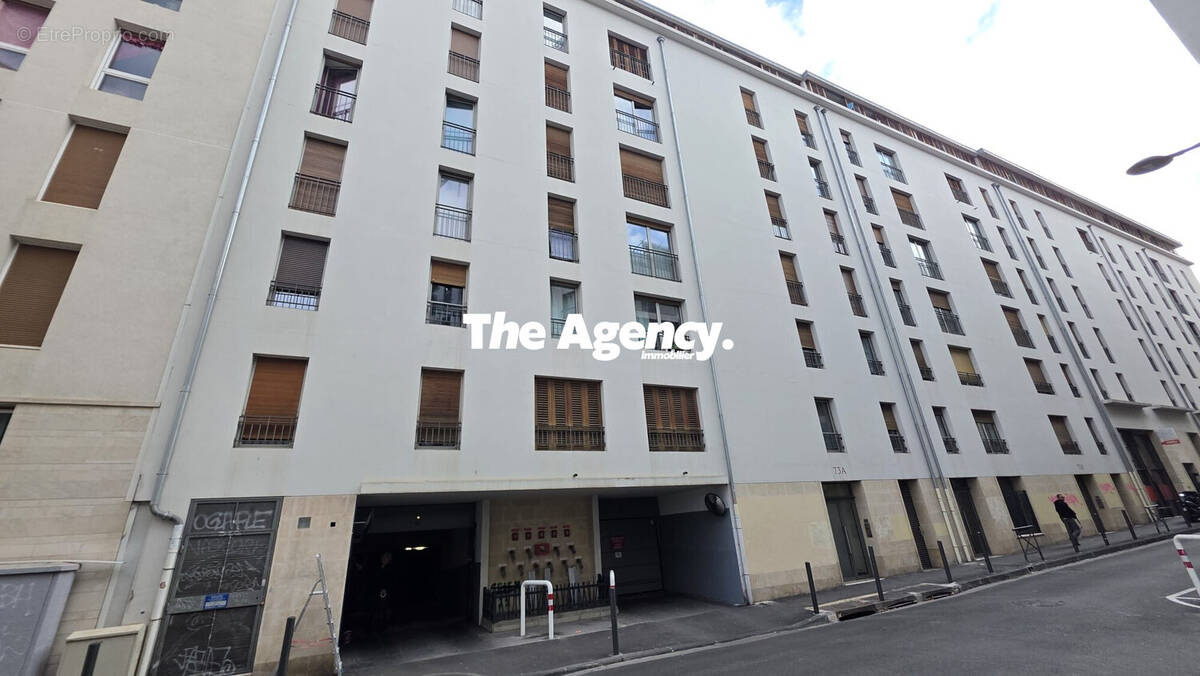 Parking à MARSEILLE-5E