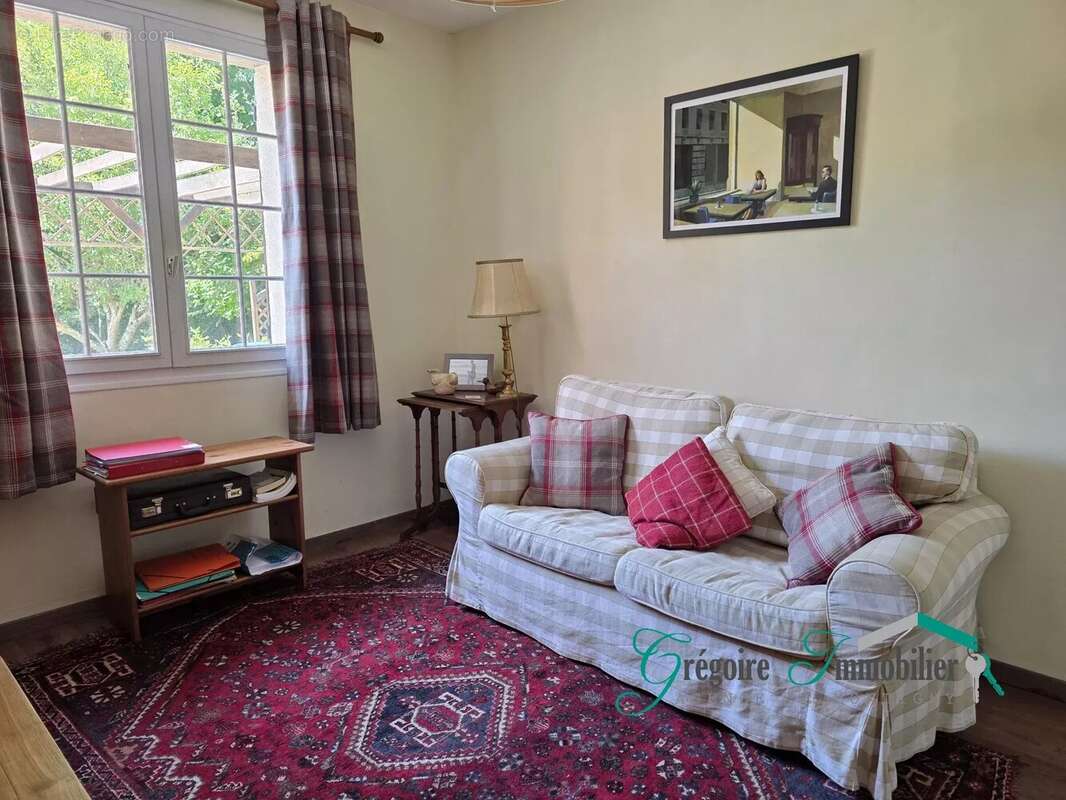 Maison à MONTCOURT-FROMONVILLE