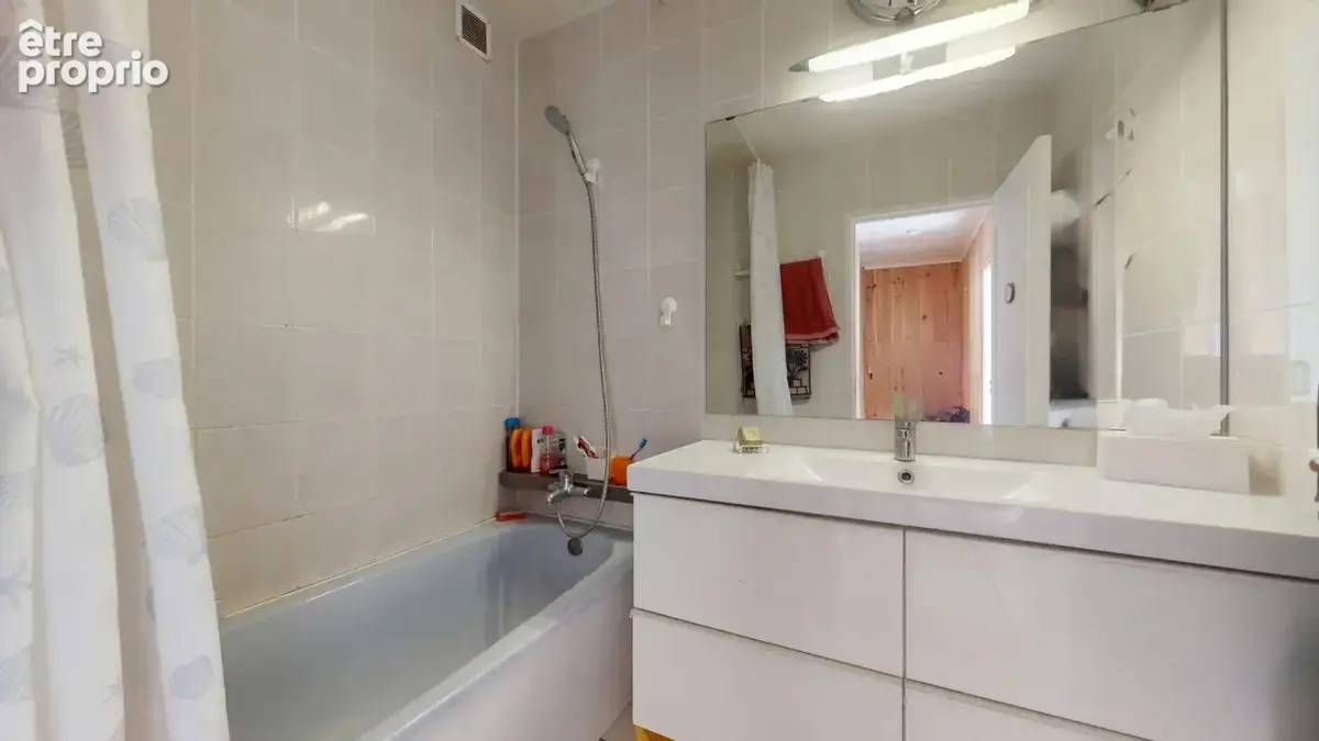 A vendre: Maison avec véranda, jardin, cave, et dépendance - photo 7