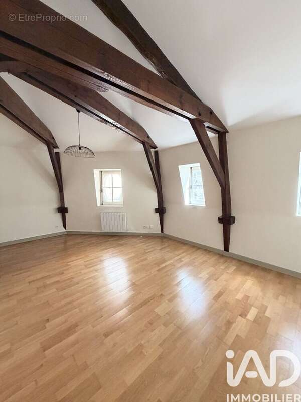 Appartement 51 m² à Saintes  - photo 2