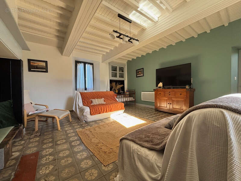 Maison à VILLEMBITS