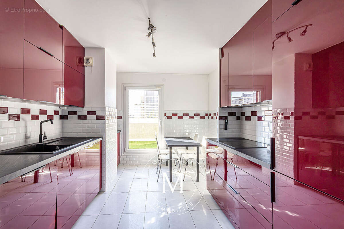 Appartement à PARIS-14E