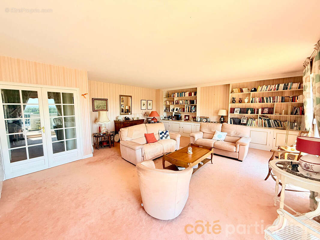 Appartement à SAINT-CYR-SUR-LOIRE