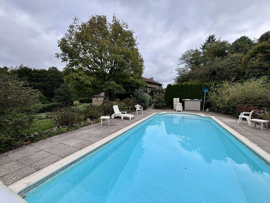 Maison à SAINT-PIERRE-DE-FRUGIE