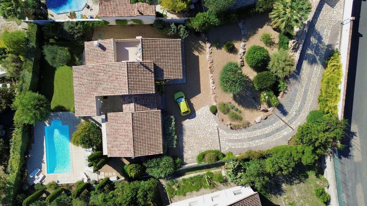 Maison à SAINT-GENIES-DE-FONTEDIT