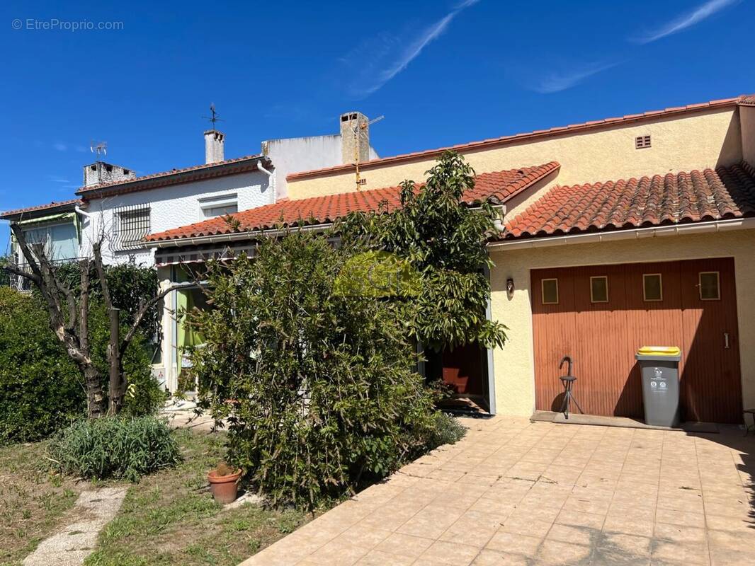 Maison à SAINT-GENIS-DES-FONTAINES