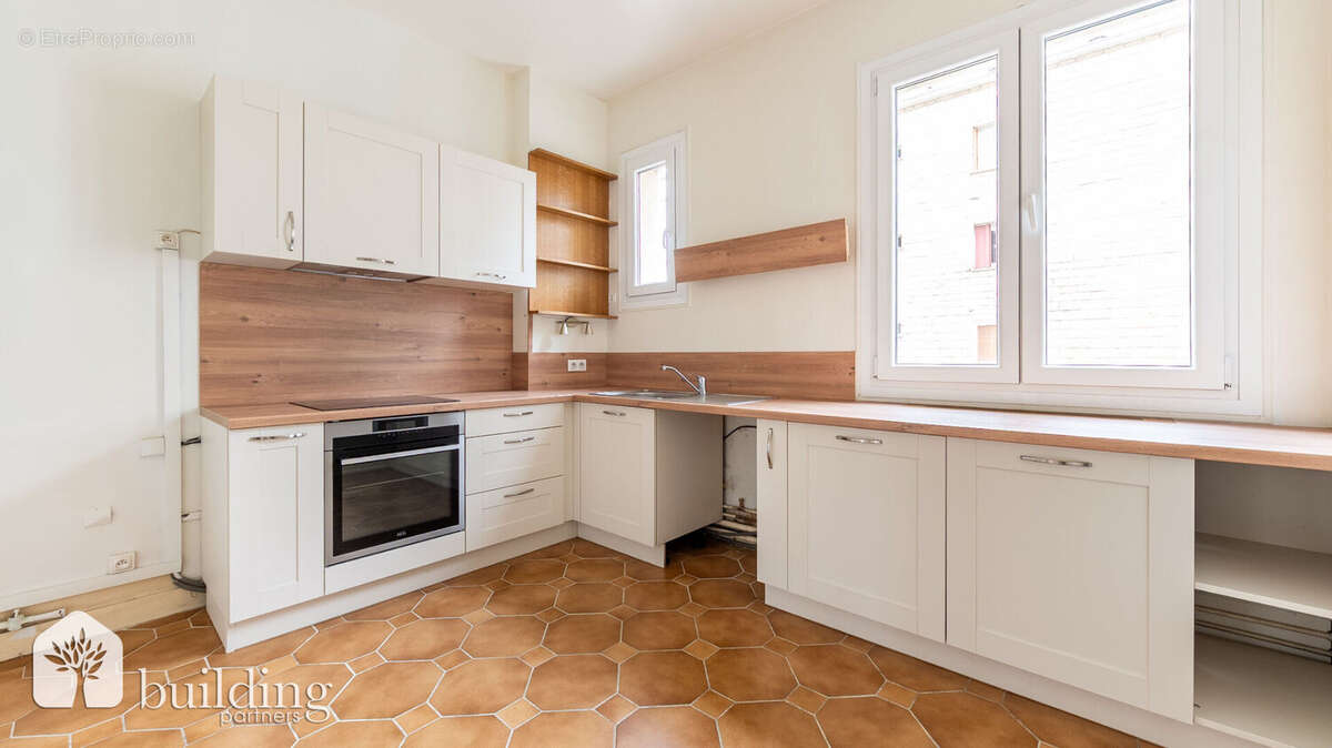 Appartement à NEUILLY-SUR-SEINE