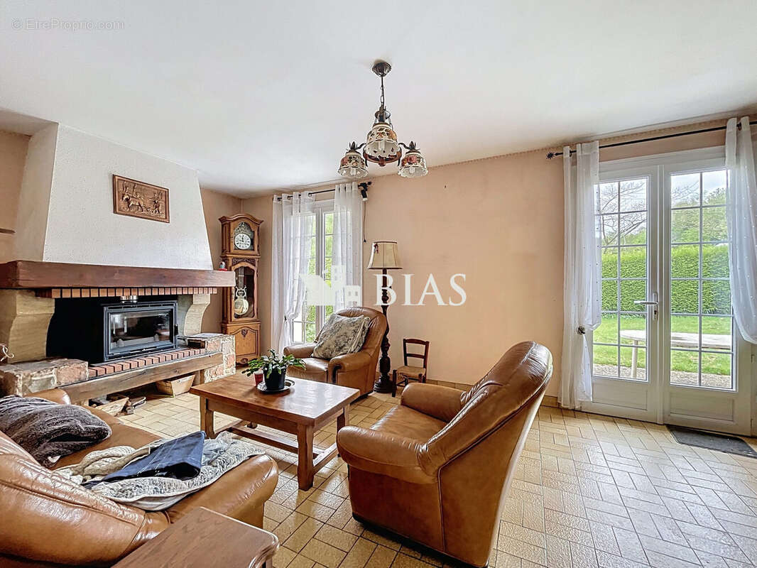 Maison à SAINTE-MARGUERITE-SUR-DUCLAIR