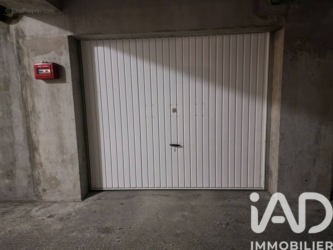 Photo 1 - Parking à GRENOBLE