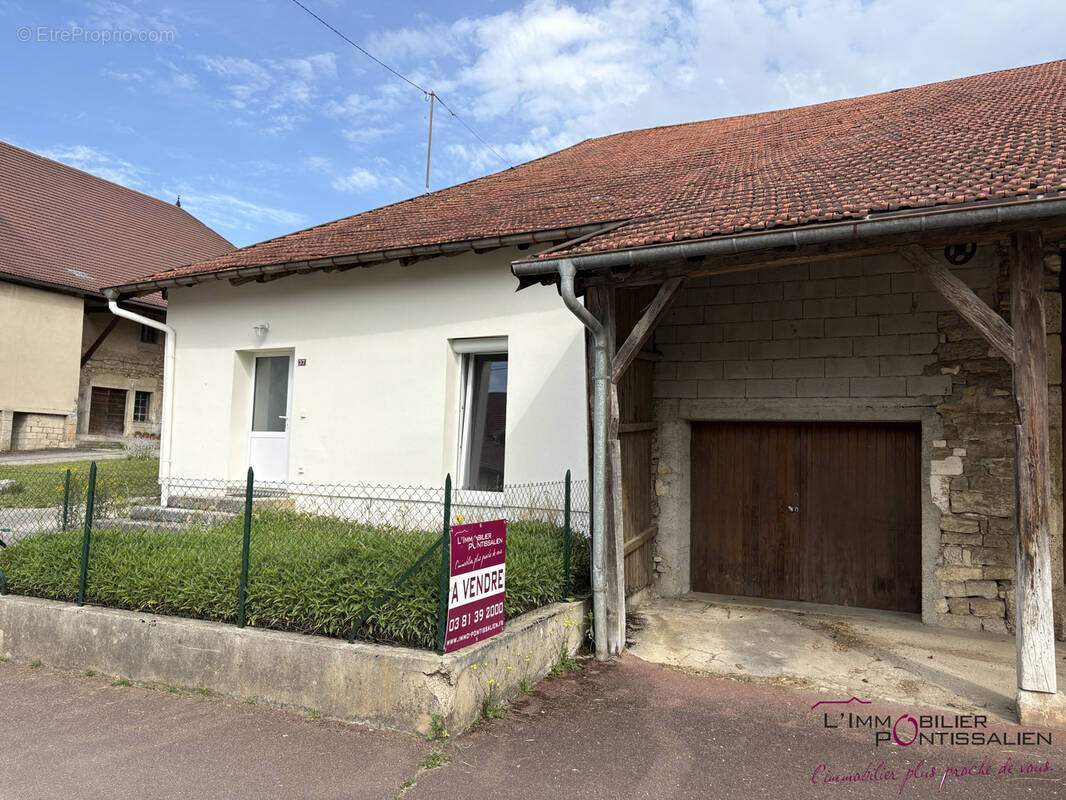 Maison à EVILLERS